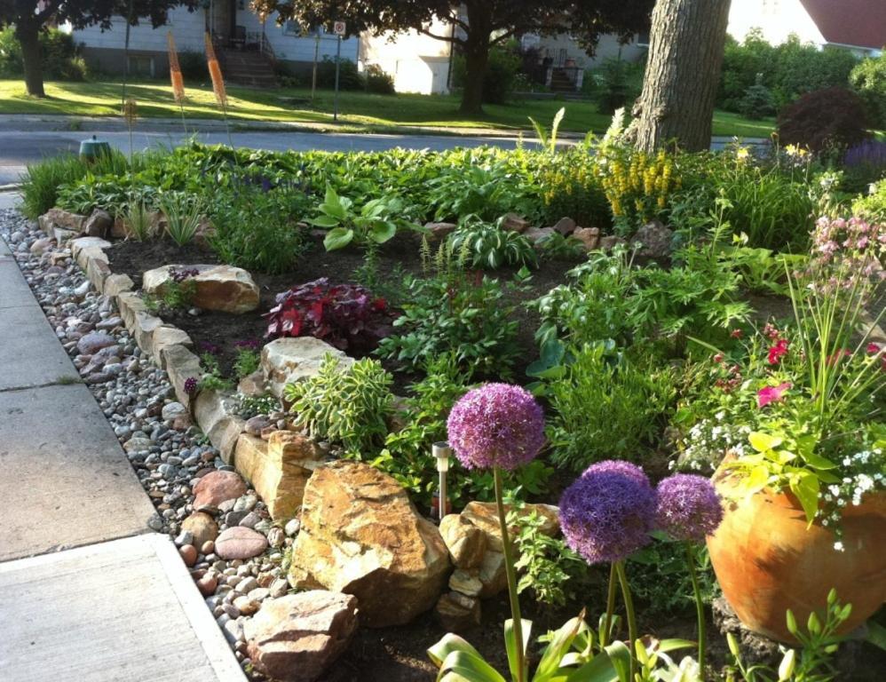 Turtle Island Bed And Breakfast Gananoque Exterior photo