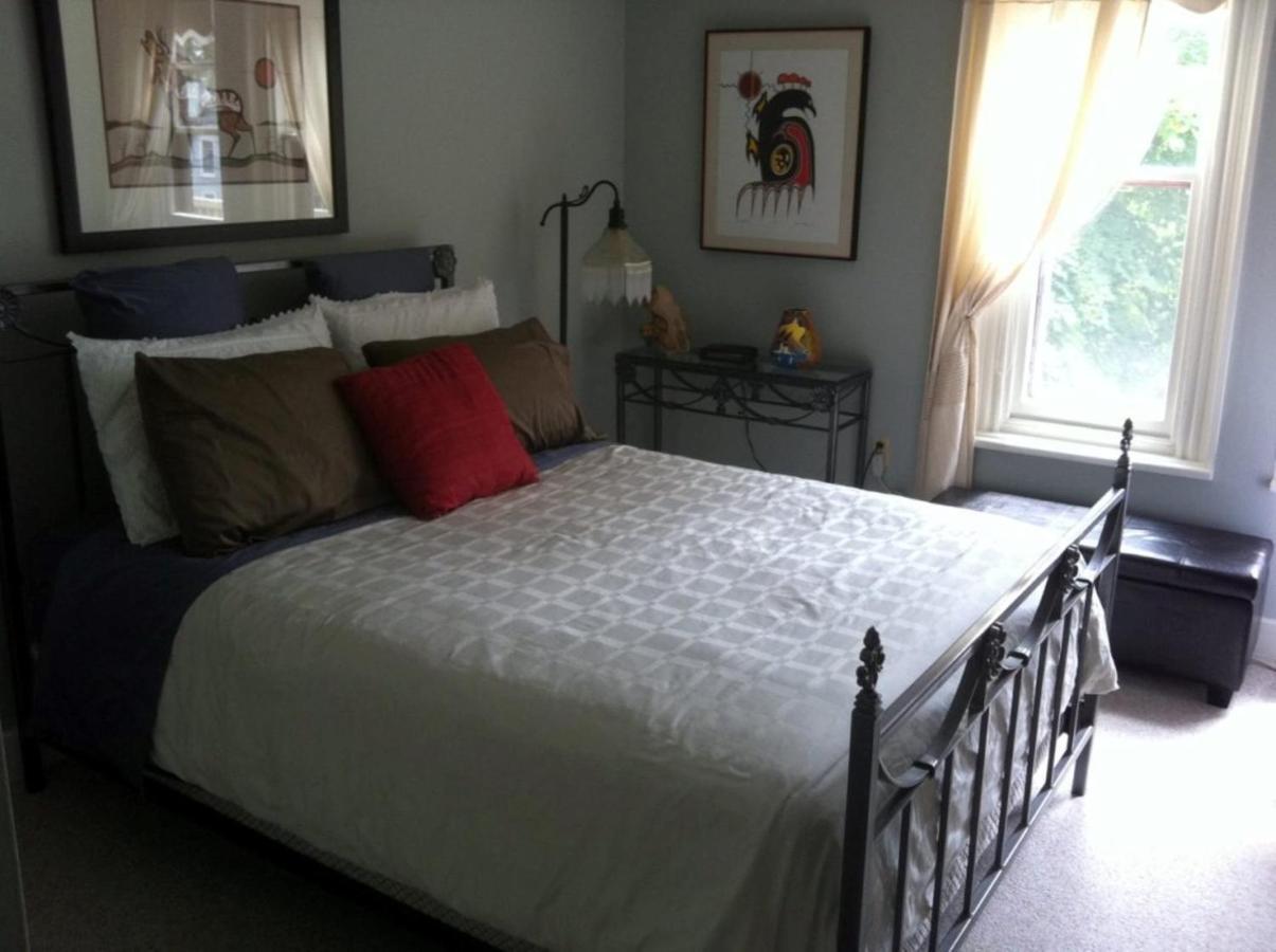 Turtle Island Bed And Breakfast Gananoque Exterior photo